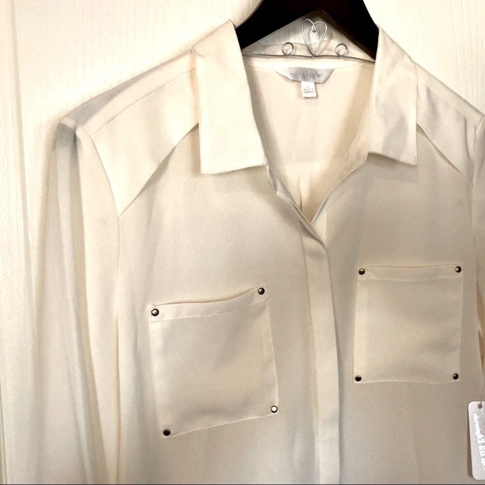 🤍Charming Charlie White Blouse🤍